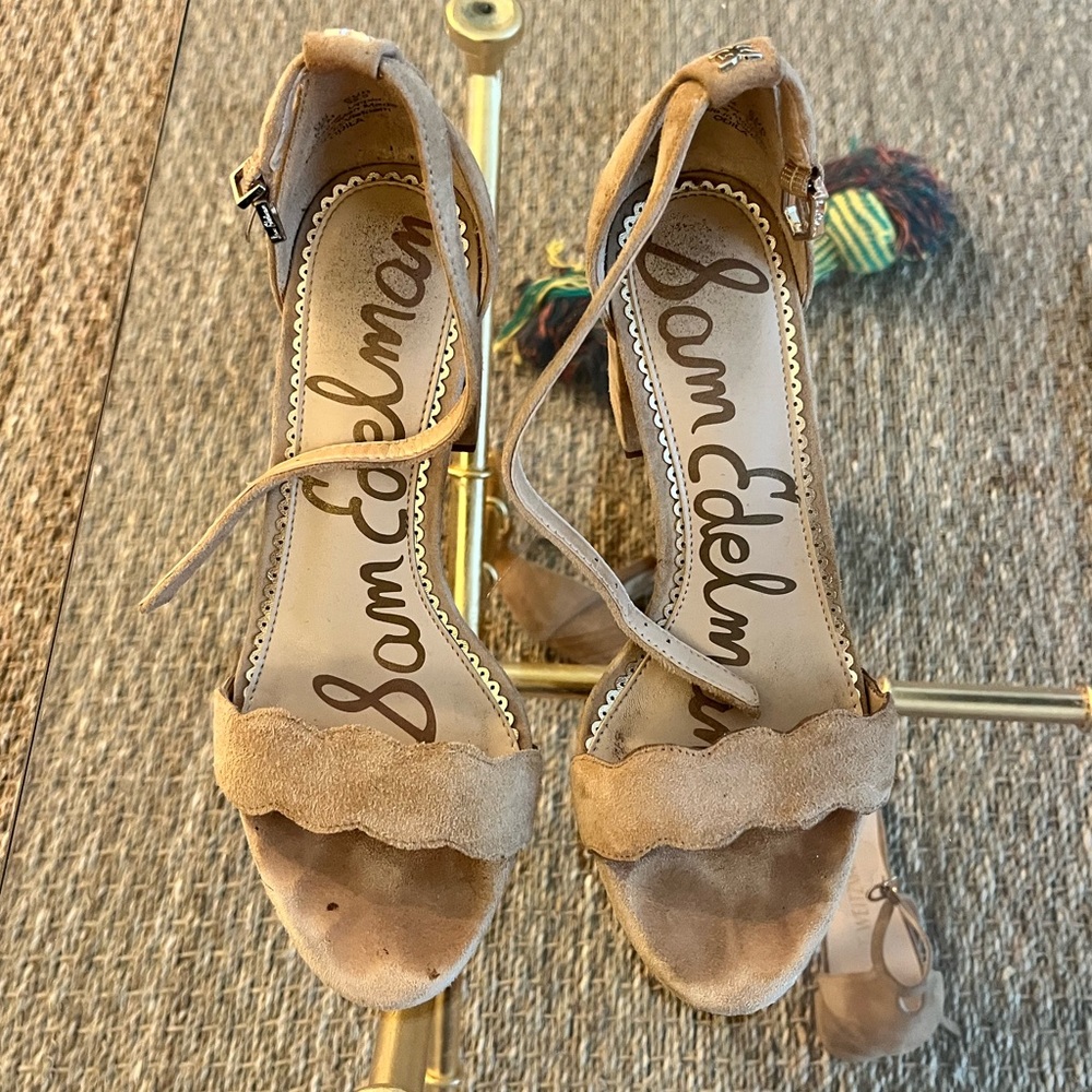 Sam Edelman Scallop Nude Heel 5.5